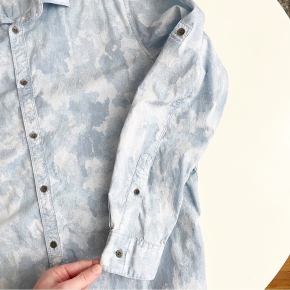 Calvin Klein Lightweight Cotton Button Down Men’s Size Medium - Picture 4 of 8